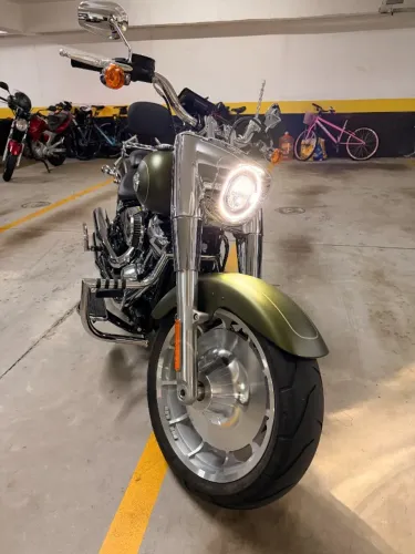 Harley Davidson Fatboy 114 -Baixo km - Ano 2022