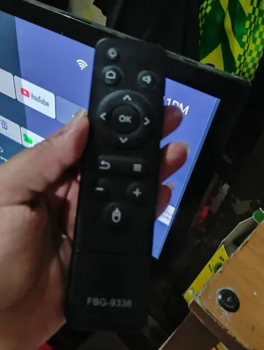 VEMDE-SE UMA TV MAIS UM MICROONDAS E UMA TV BOX