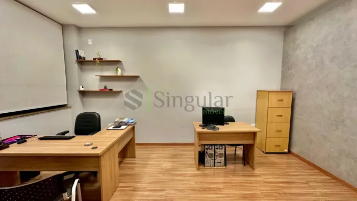 Oportunidade no Centro de Juiz de Fora! Sala Comercial à Venda com 43m³ na rua Santa Rita,