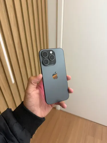 iPhone 15 pro impecável 