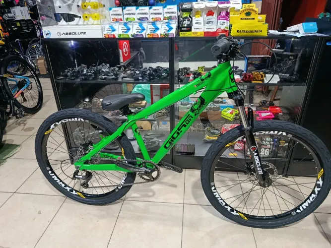 Bicicleta 26 Gios 4trix 2026 freio hidráulico Shimano MT200 aros Vmax 