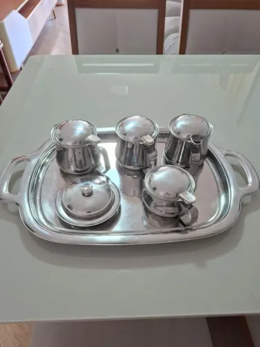 Conjunto de chá e café com 6 peças em inox.