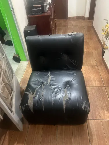 SOFÁ CAMA DE COURO RETRÁTIL