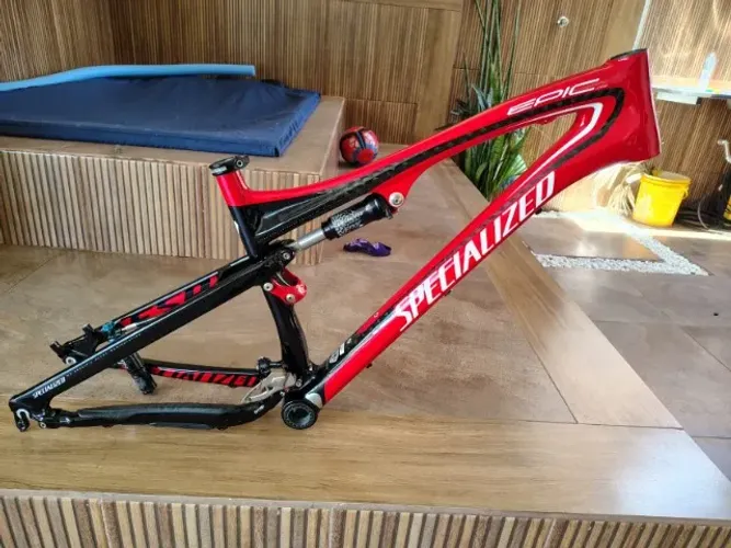 Quadro full aro 26 Specialized EPIC 2011, tamanho M, sem detalhes