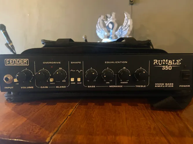 Fender rumble baixo