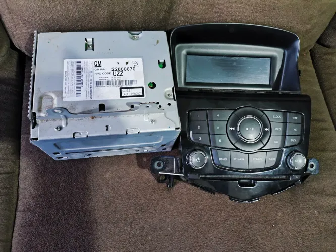 VENDO CENTRAL MULTIMÍDIA E RÁDIO ORIGINAL DO CRUZE 2012