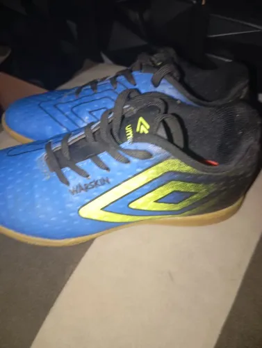 Chuteira umbro original