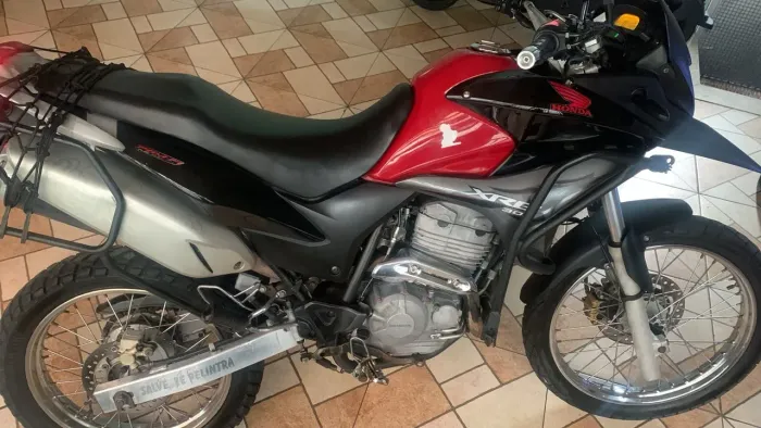 Moto sem nenhum detalhe só tranferir