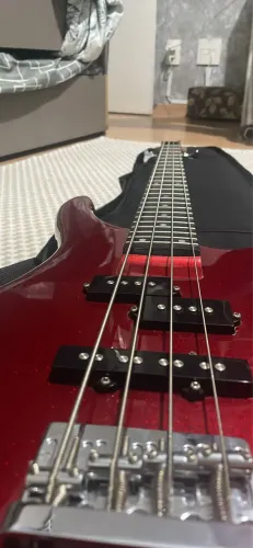 BAIXO GIANNINI 4 CORDAS