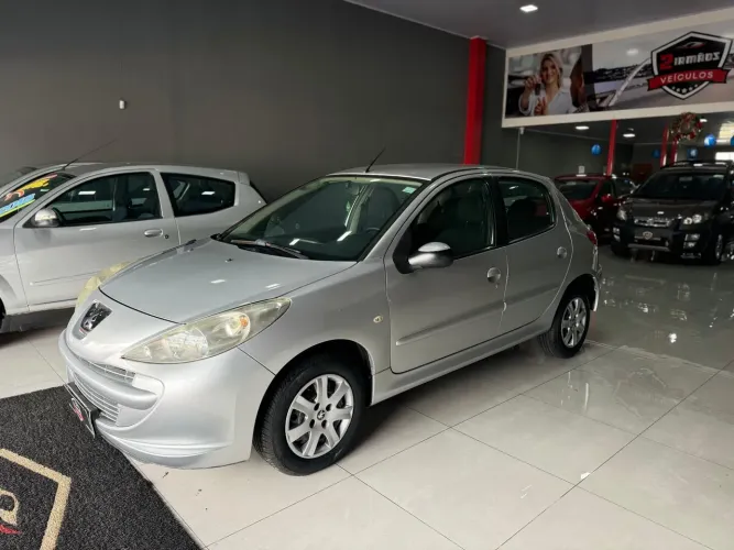 Peugeot 207 XR 1.4 Flex 8V 5P 2012
