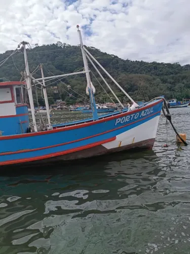 Barco de pesca arrasto