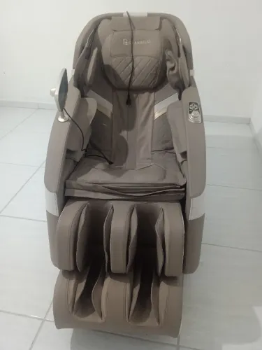 Vende-se uma poltrona massageadora 
