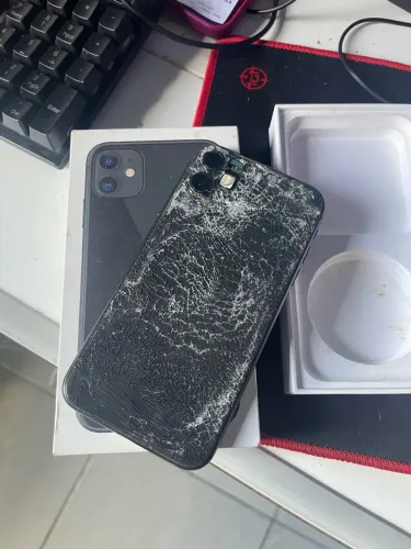 Iphone 11 com defeito