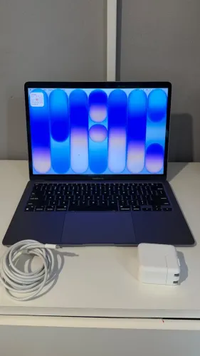 MacBook Air M1 - 8gb RAM - 256 SSD