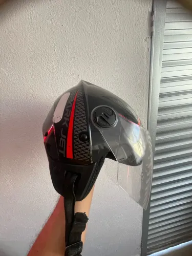 Capacete barato