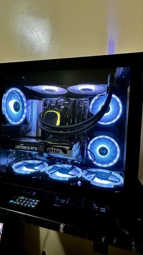 PC Gamer Ryzen 7800X3D, RTX5060TI, GSKILL 32GB 6000MTS