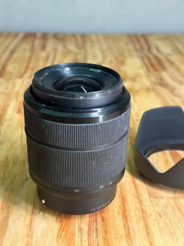 Lente Sony 28-70 com f3.5/5.6 mount Sony