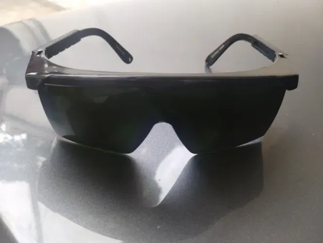 Óculos de sol usado 