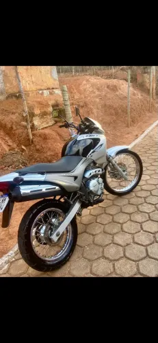 Falcon 400 moto muito nova 