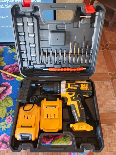 Vendo furadeira e uma lixadeira, pequena