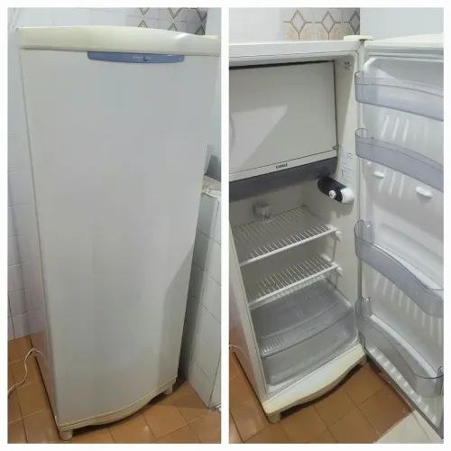 Geladeira Consul 280 L Degelo seco com refrigerador. Compacta. 127 V.- B. Cidade Baixa