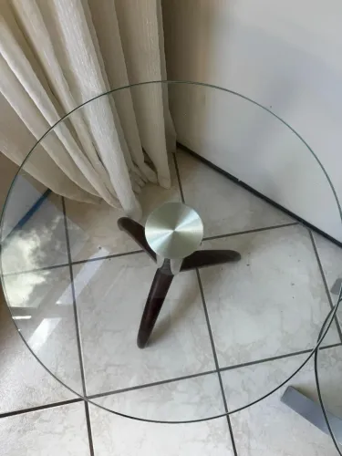 Mesa de canto de vidro