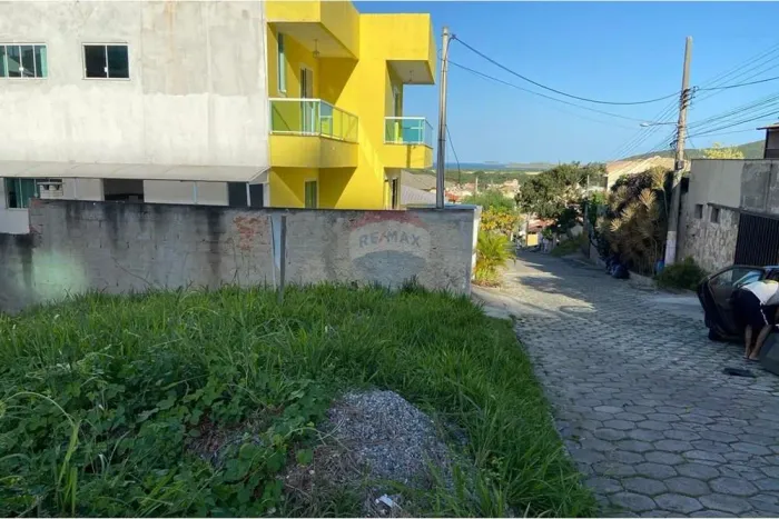 Terreno 300m² no Cond. dos Pássaros, Cabo Frio!