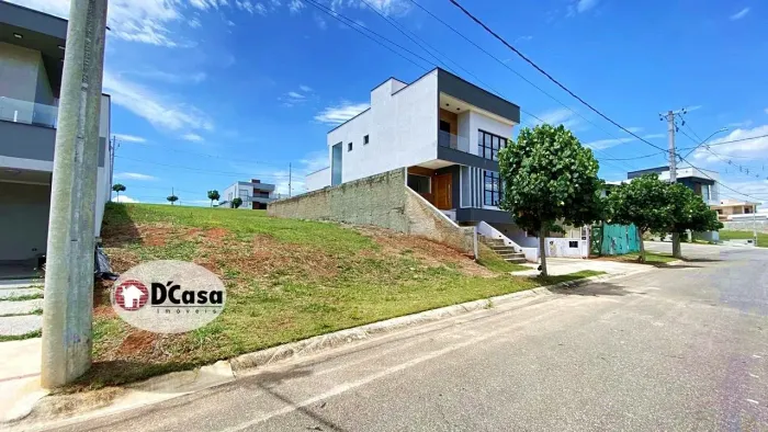 Terreno à venda de 287m², com clube de lazer, localizado no condomínio Cyrella, Taubaté -