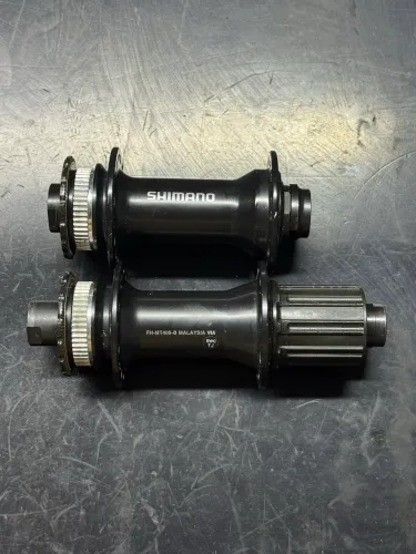 Cubo shimano mt400