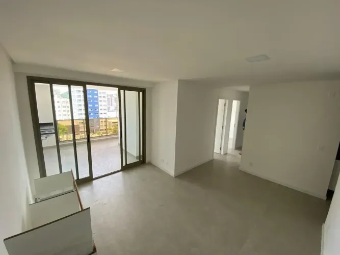Imóvel para aluguel possui 101 metros quadrados com 4 quartos em Praia da Costa - Vila Vel