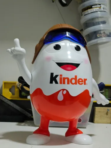 Boneco Kinder Ovo Aviador grande 27cm