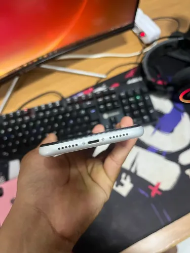 iphone Xr - 64 gigas 