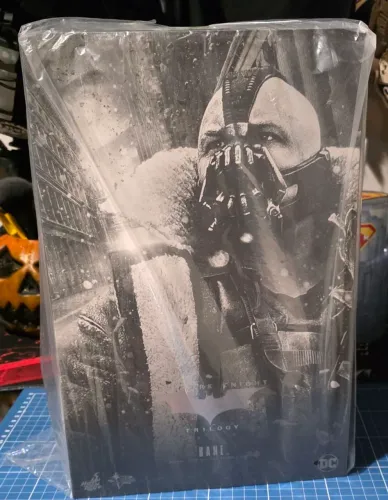 Hot Toys MMS689 The Dark Knight Trilogy Bane 1/6th Scale Collectible Figure