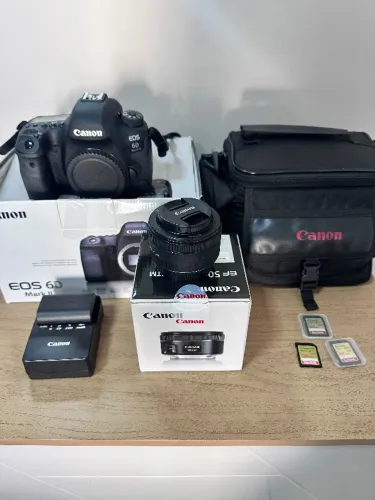 Câmera fotográfica Cânon 6D Mark II