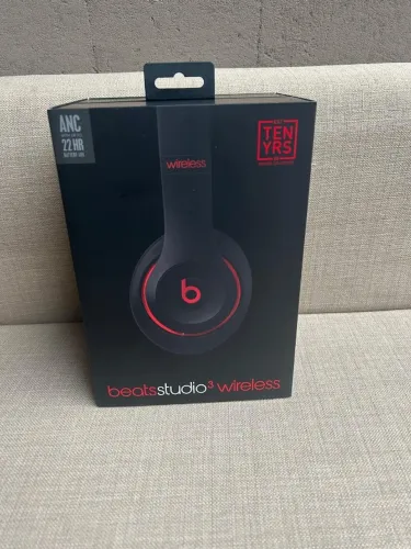 Beats Studio 3 Wireless - Defiant Decade Collection