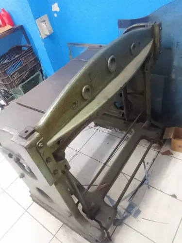Guilhotina alumínio pedal