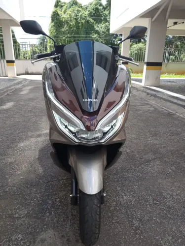 VENDO HONDA PCX 150 DLX 2022 ABS CHAVES DE PRESENÇA BAIXA QUILOMETRAGEM 4.100 QUILÔMETROS