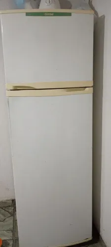 Geladeira usada, mas funcionando perfeitamente