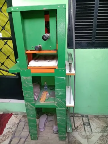 MAQUINA DE CHINELO MANUAL