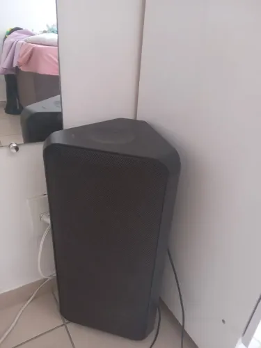 Vendo caixa de som sansung original bateria 100 por cento em bom estado e funcionando