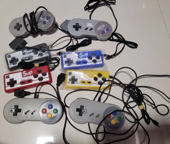 Lote de 8 controles sem teste