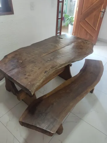 Vendo mesa de madeira 6 lugares