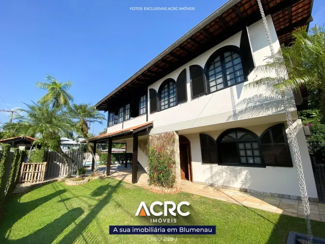 Casa mobiliada com piscina e aquecimento solar para venda no Bairro Vorstadt | ACRC Imóvei