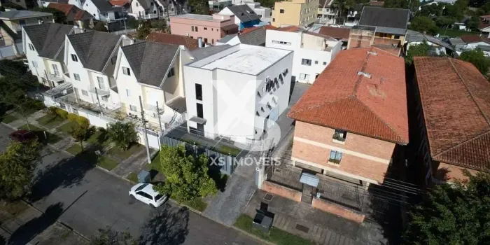 Conjunto Comercial e Sobrados Estacionamento - Bom Retiro Localização Nobre