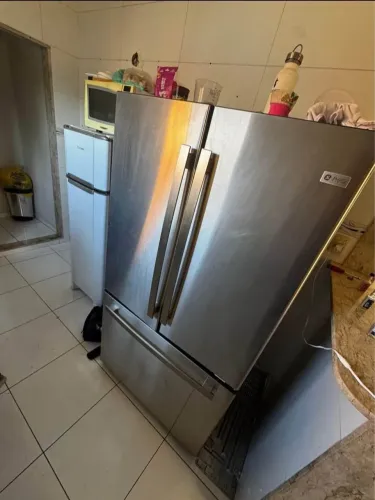 Geladeira em ótimo estado 