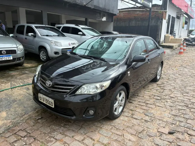 Toyota Corolla GLI 1.8 Flex 16V Mec. 2013