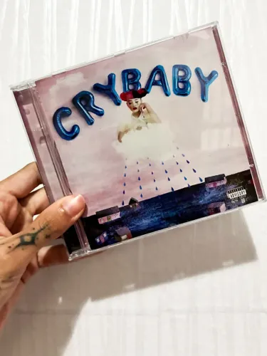 Melanie Martinez - Cry Baby
