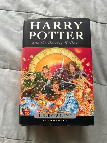 Livro harry potter and the deadly hallows em inglês