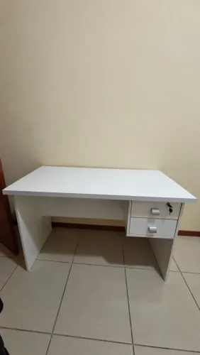 Escrivaninha Branca com 2 Gavetas e Chave - Mesa para Escritório