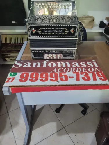 Sanfona Scandalli Italiana 8 Baixos Preta